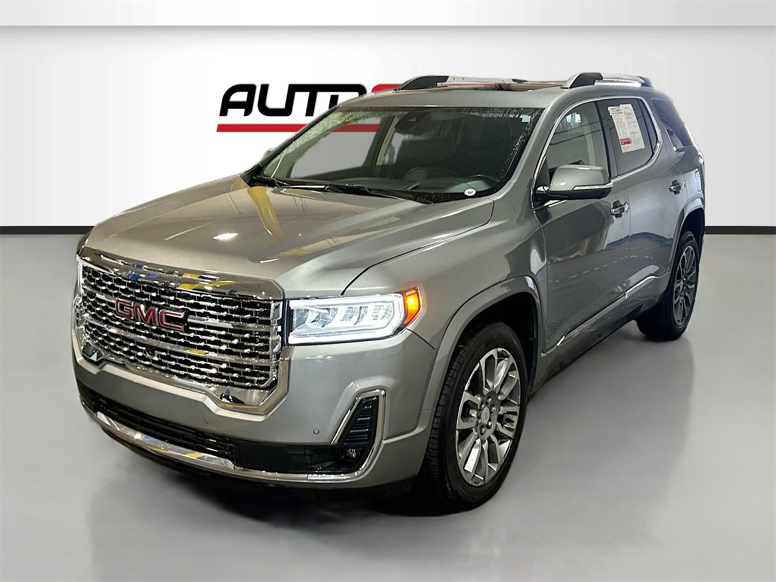 Used 2023 GMC Acadia Denali w/ Denali Technology Package image 3