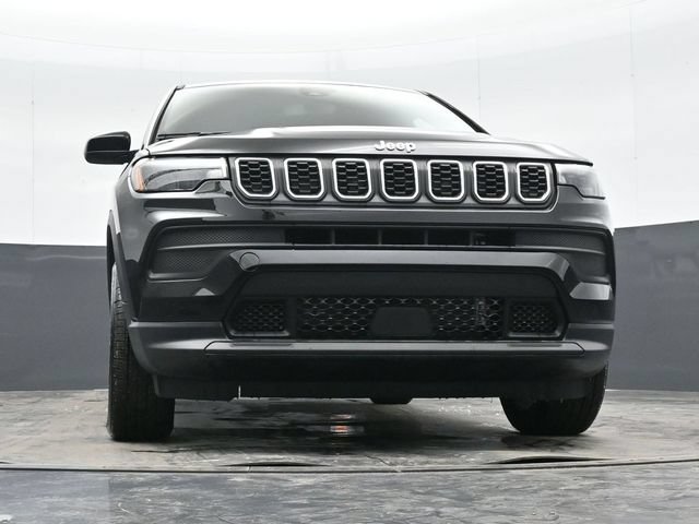 Used 2025 Jeep Compass Sport w/ Mopar Graphics Package AWD/4WD image 42