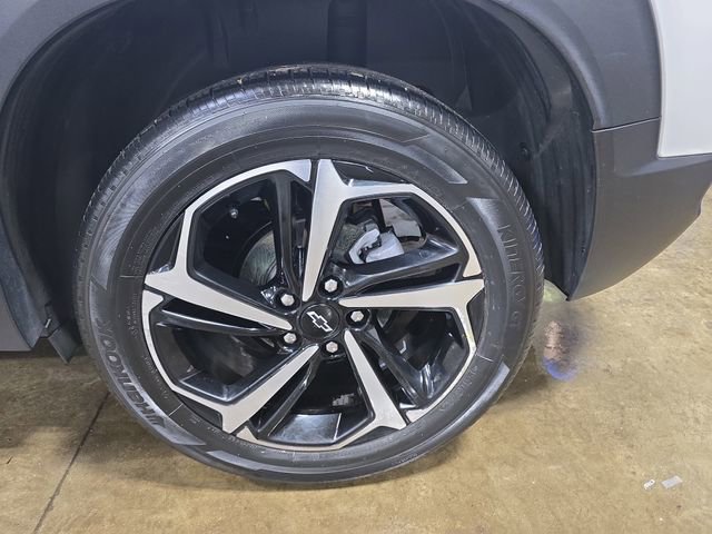 Used 2023 Chevrolet TrailBlazer RS w/ Sun and Liftgate Package image 35