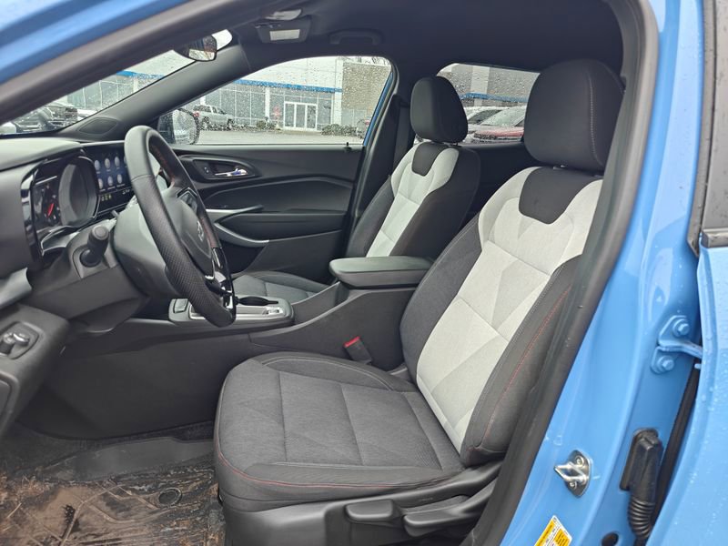 Used 2024 Chevrolet Trax RS w/ Driver Confidence Package image 9