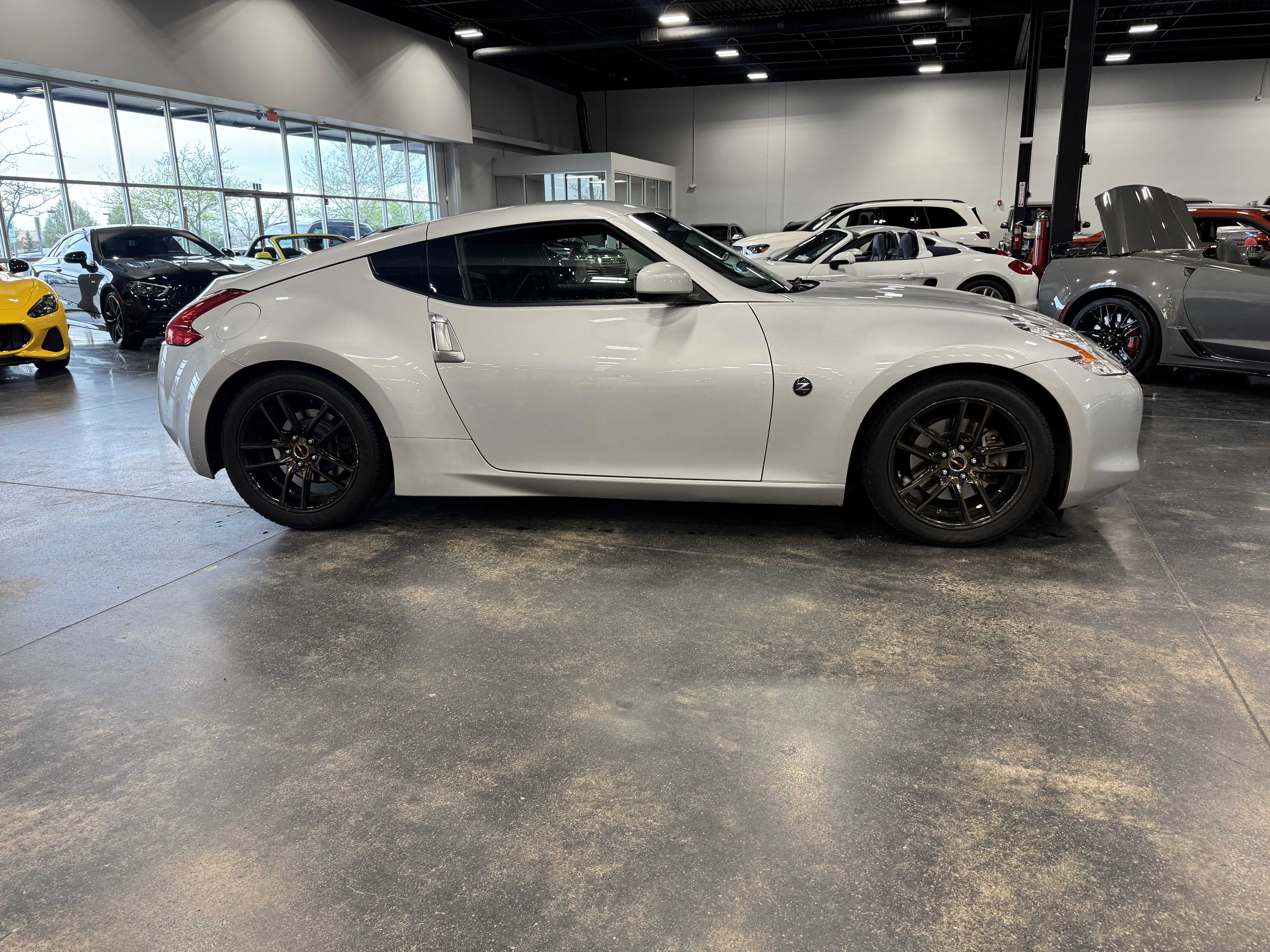 Used 2012 Nissan 370Z Coupe image 2