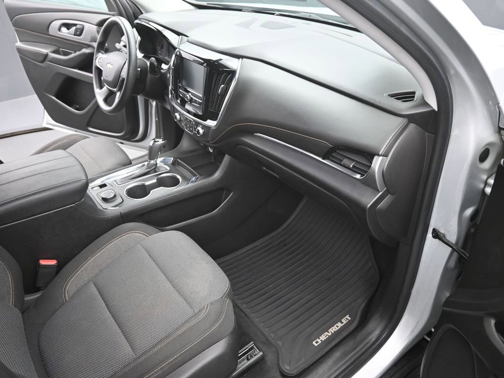 Used 2018 Chevrolet Traverse LS image 19