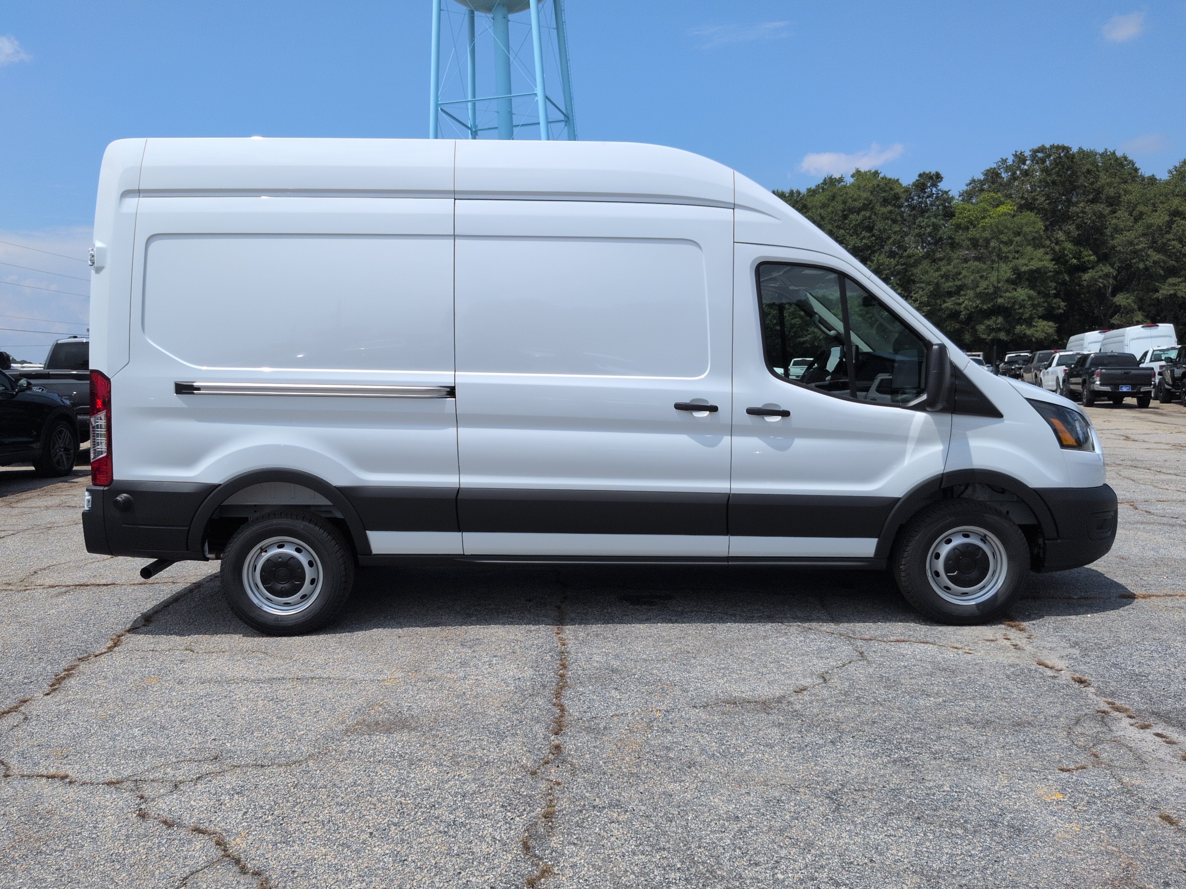 New 2026 Ford Transit 250 148 High Roof RWD image 2
