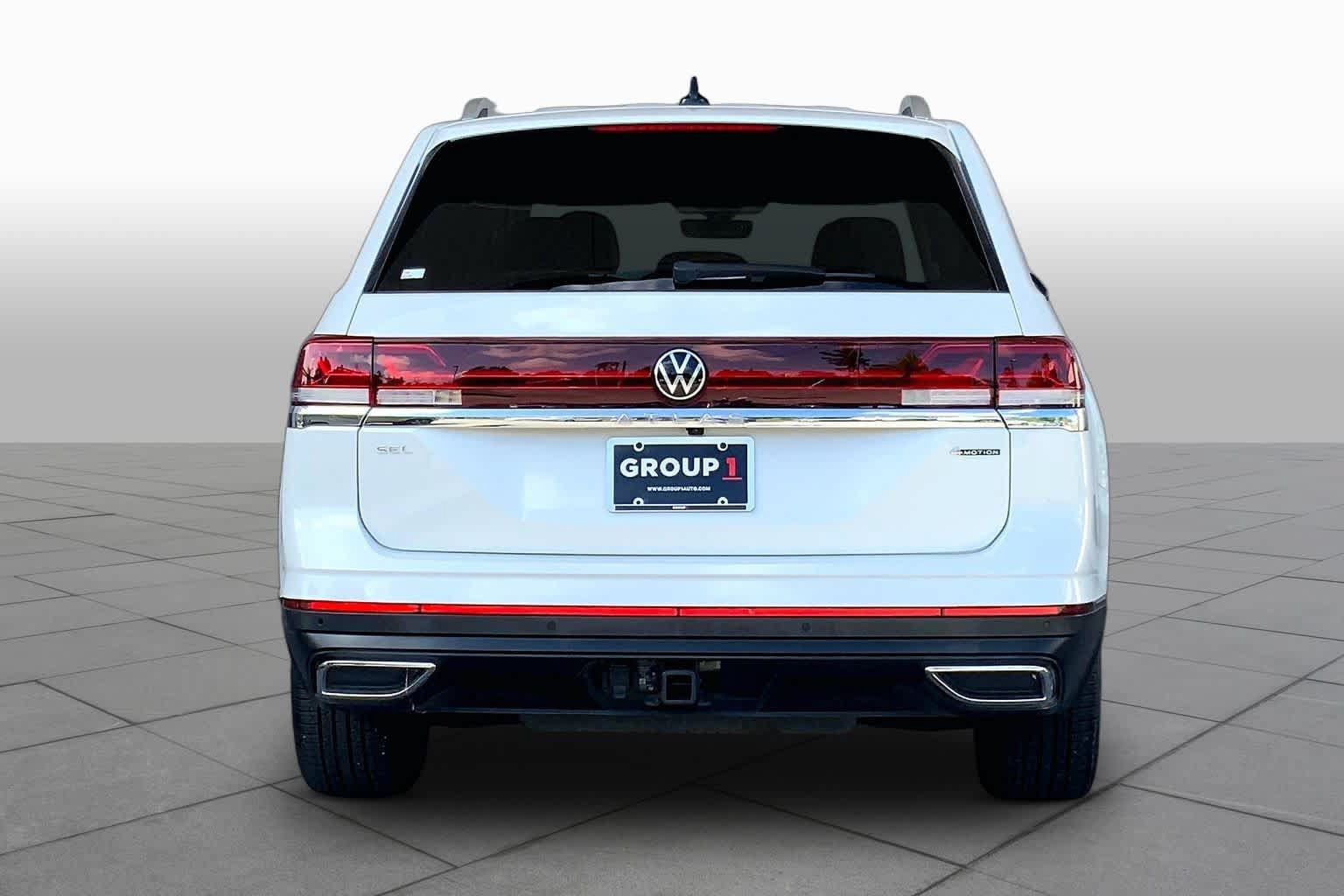 Used 2025 Volkswagen Atlas SEL AWD/4WD image 5