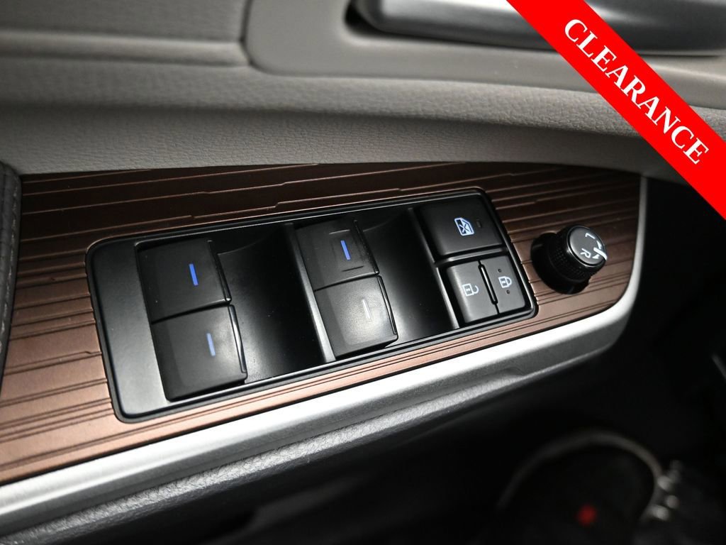 Used 2022 Toyota Sienna XLE image 30
