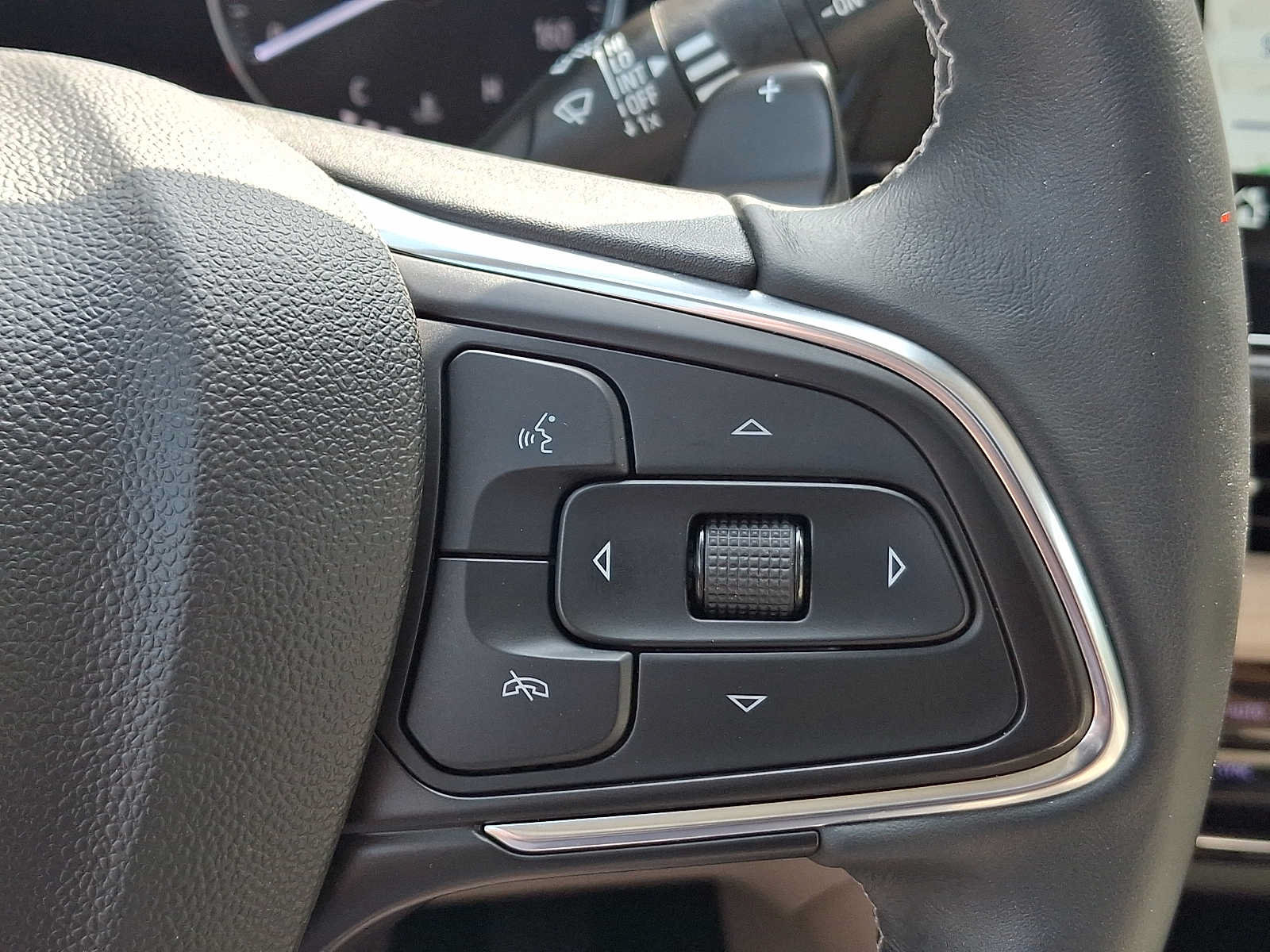 Used 2023 Buick Envision Avenir AWD/4WD image 26