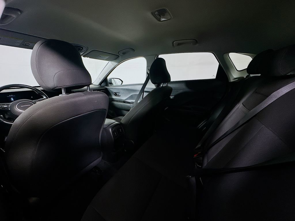 Used 2025 Hyundai Kona SEL image 13