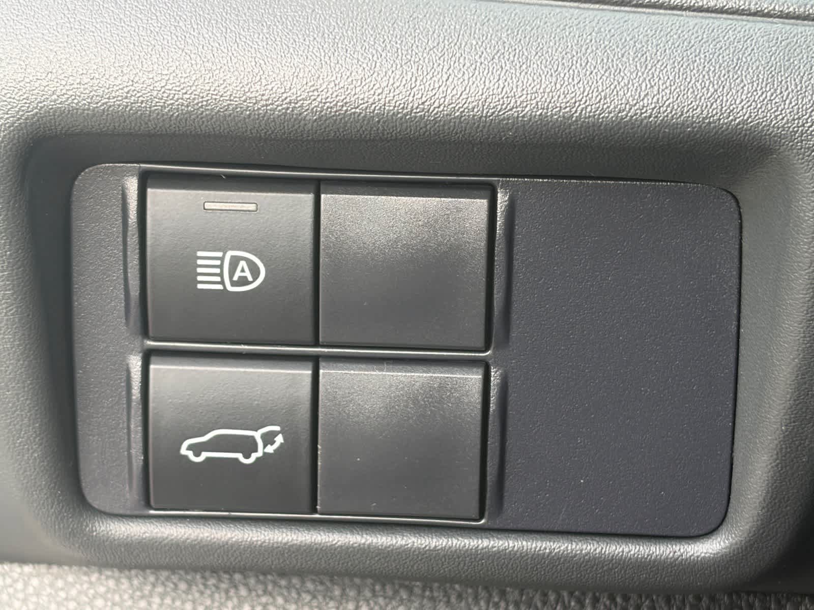 Used 2021 Toyota Highlander XLE FWD image 20