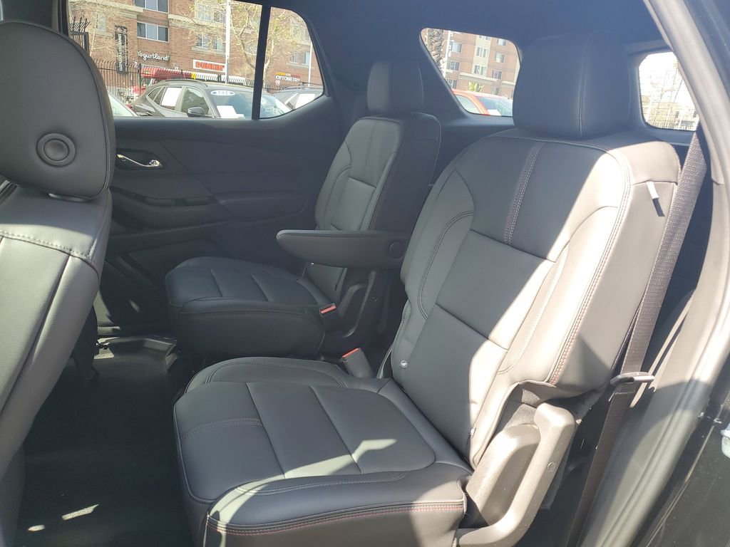 Used 2023 Chevrolet Traverse RS image 14