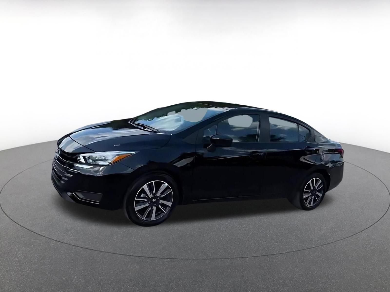 Used 2025 Nissan Versa SV FWD image 8