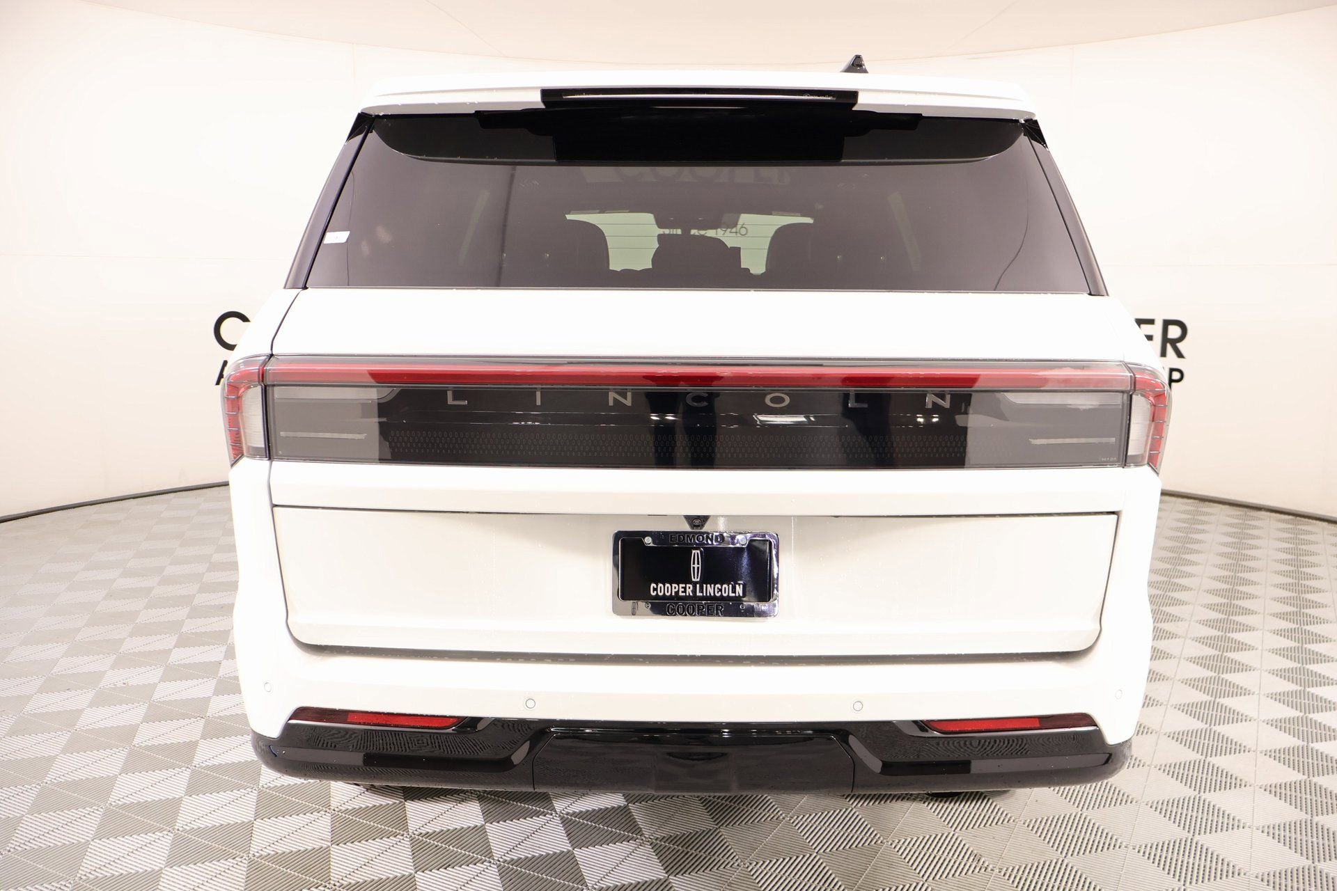 New 2025 Lincoln Navigator Reserve image 23