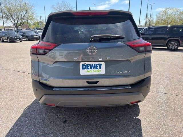 Used 2023 Nissan Rogue SV image 4