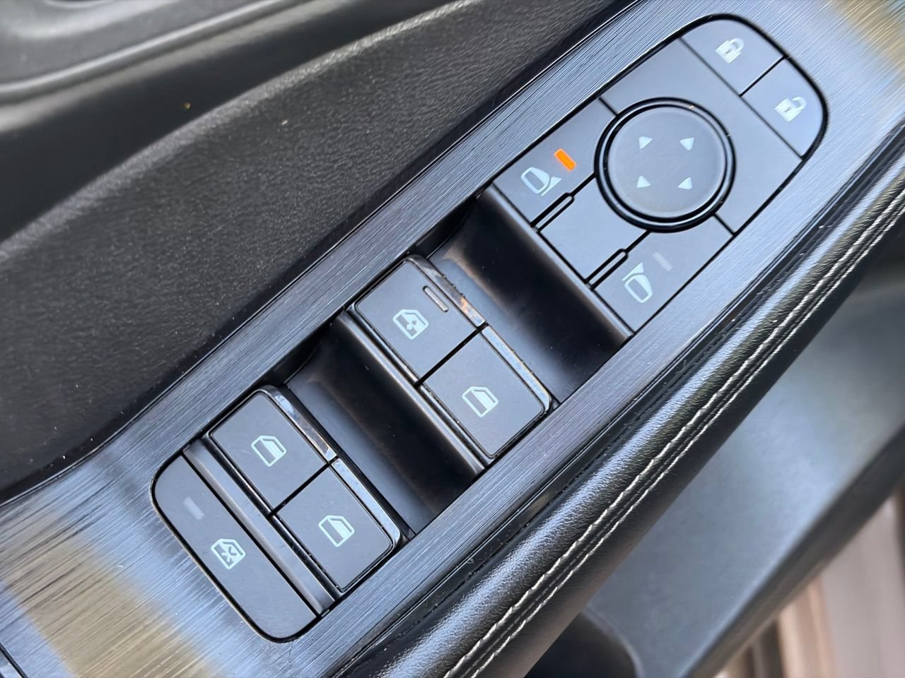 Certified 2025 Nissan Rogue SV AWD/4WD image 22