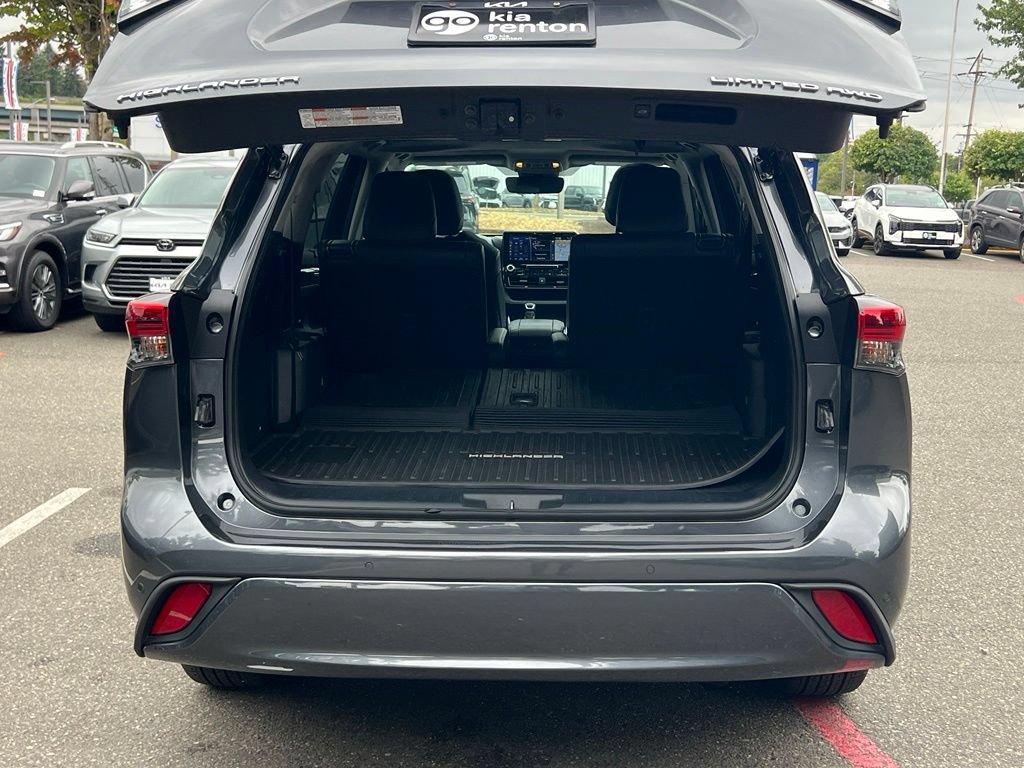 Used 2020 Toyota Highlander Limited AWD/4WD image 10