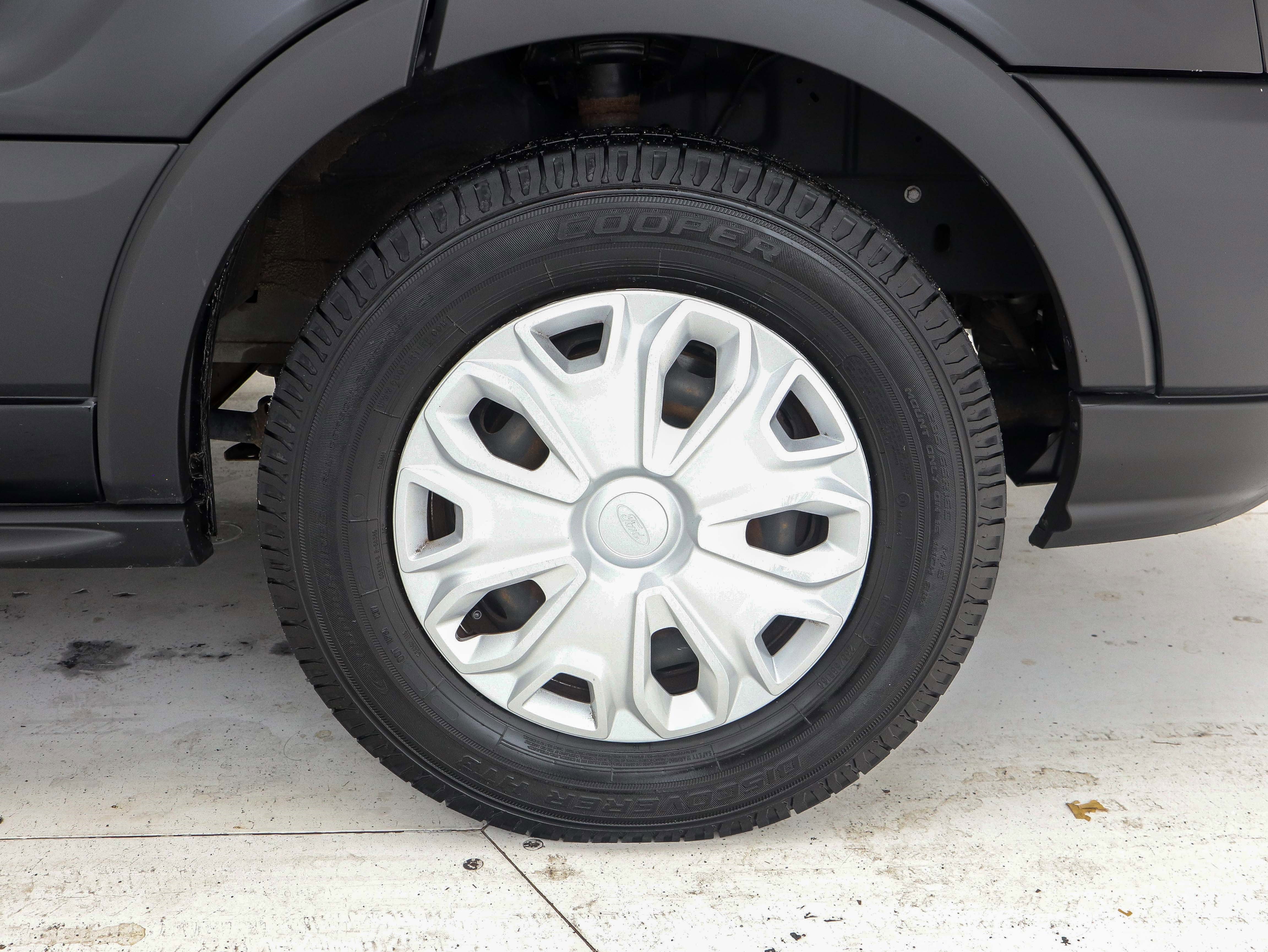 Used 2019 Ford Transit 150 XLT image 29