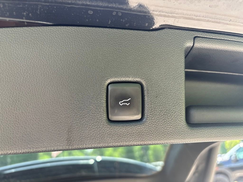 Used 2020 Ford Escape Titanium AWD/4WD image 16