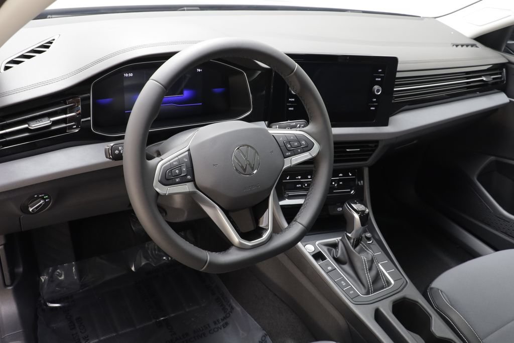 New 2027 Volkswagen Jetta SE FWD image 8