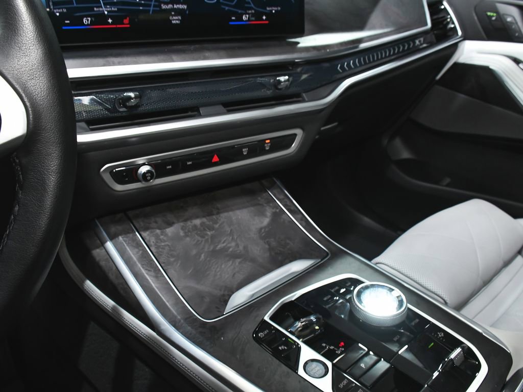 Used 2023 BMW X7 xDrive40i w/ Executive Package image 42