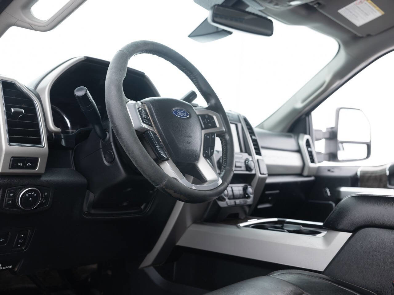 Used 2019 Ford F250 Lariat w/ Lariat Ultimate Package image 30