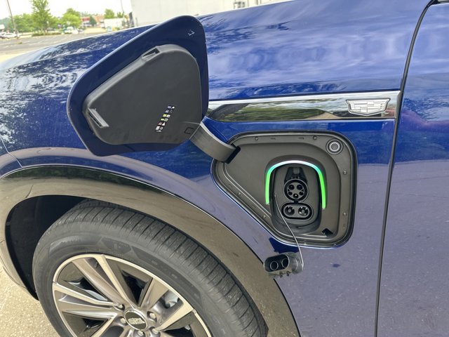 New 2026 Cadillac Vistiq Sport w/ LPO, Floor Liner Package image 9