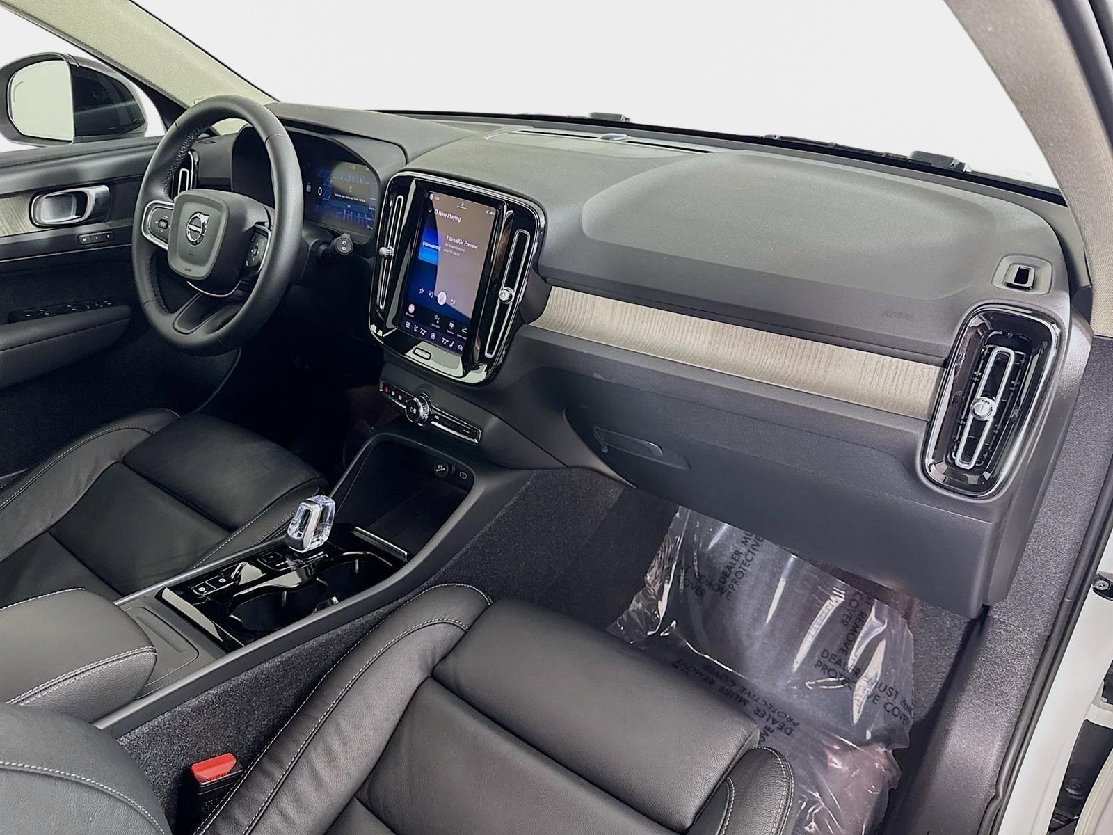 Used 2023 Volvo XC40 B5 Plus w/ Protection Package Premier AWD/4WD image 31