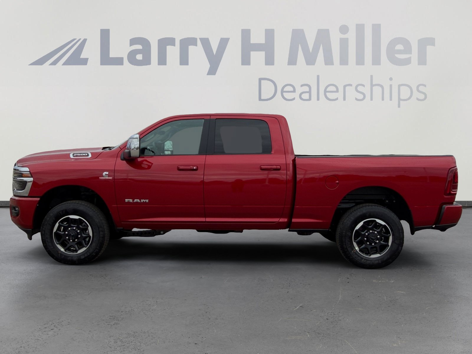 New 2026 RAM 2500 Laramie AWD/4WD image 3
