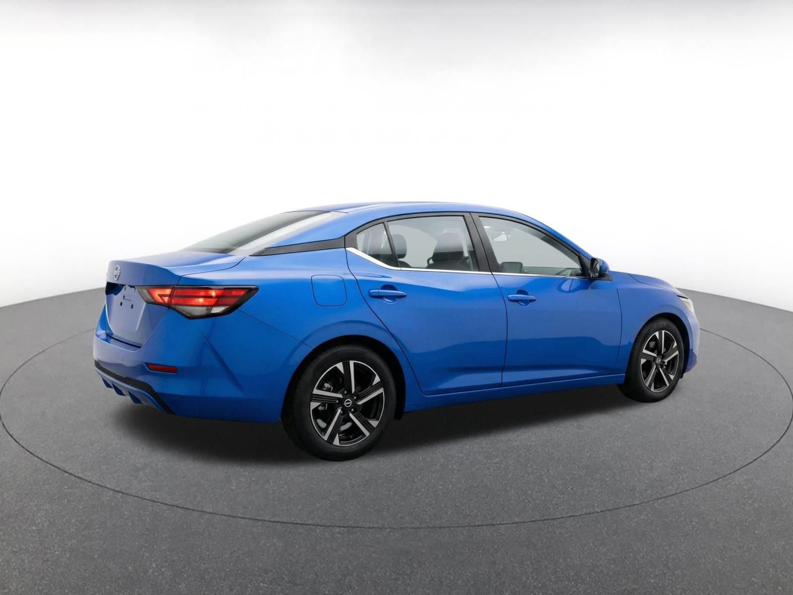 Used 2025 Nissan Sentra SV FWD image 11