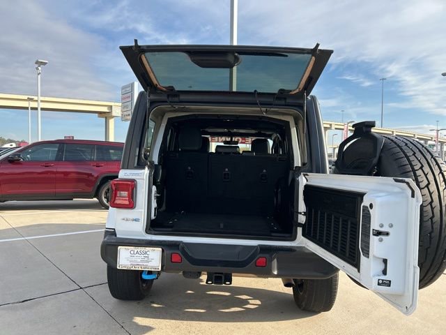 Used 2023 Jeep Wrangler Unlimited Sahara image 9