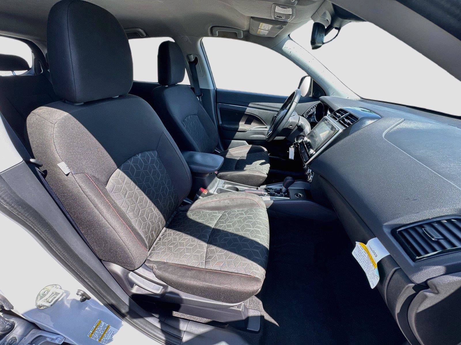 Used 2025 Mitsubishi Outlander Sport AWD image 15
