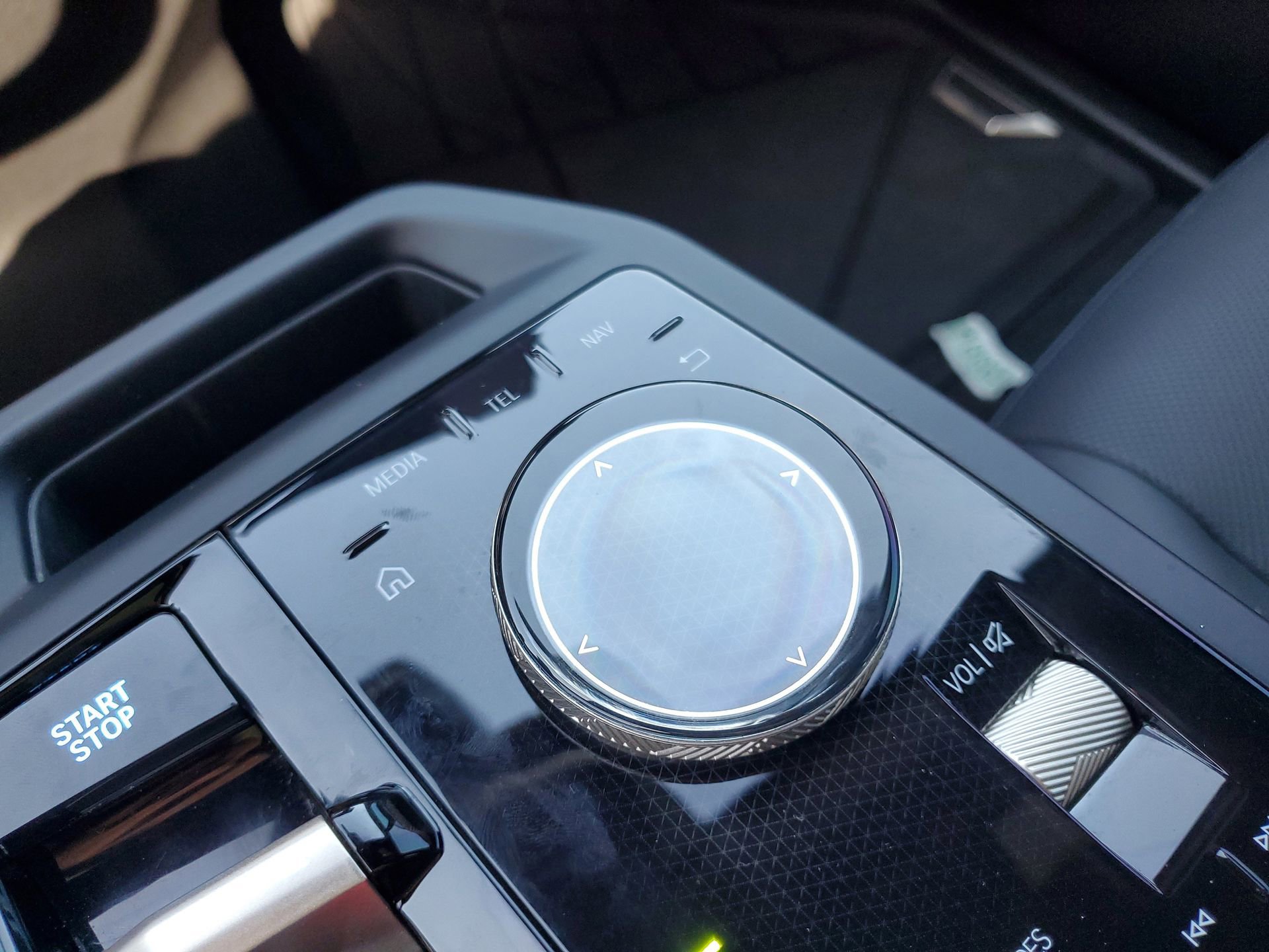 Used 2024 BMW iX xDrive50 w/ Sport Package image 27