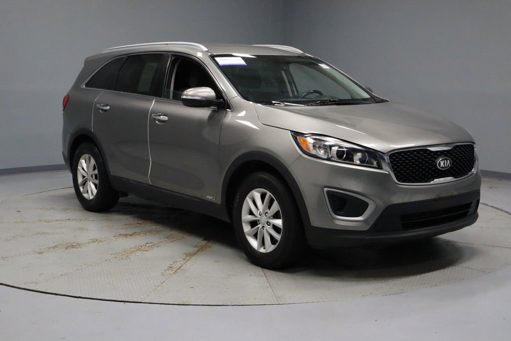Used 2017 Kia Sorento AWD w/ LX Convenience Package