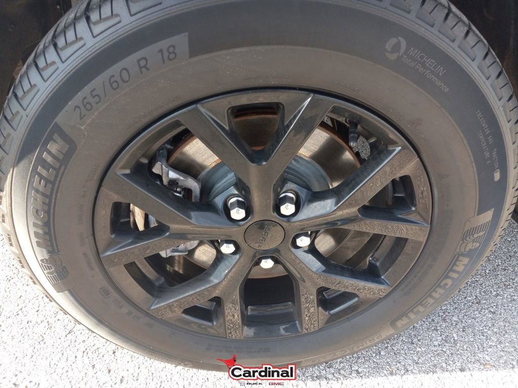 Used 2024 Jeep Grand Cherokee L Laredo image 4