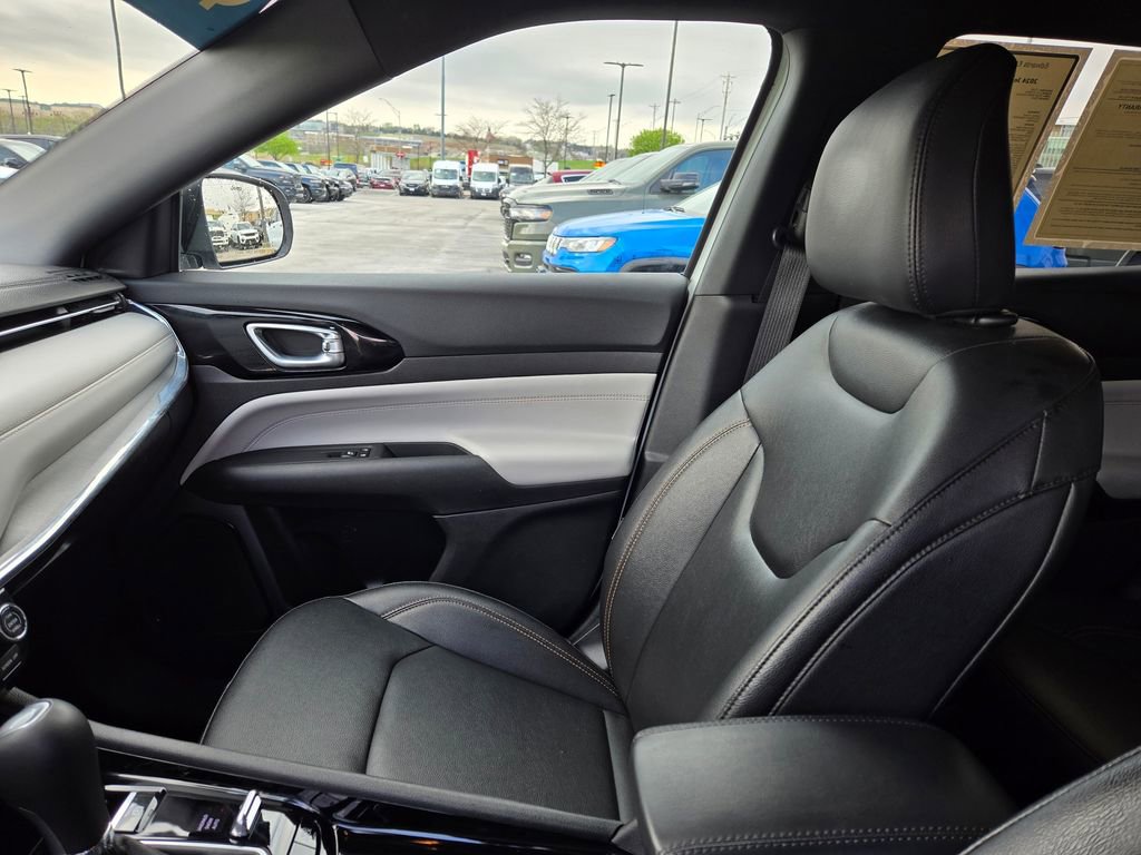 Used 2024 Jeep Compass Limited AWD/4WD image 25