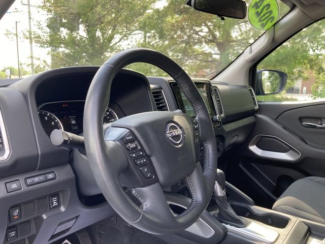 Used 2024 Nissan Frontier SV w/ SV Convenience Package RWD image 9