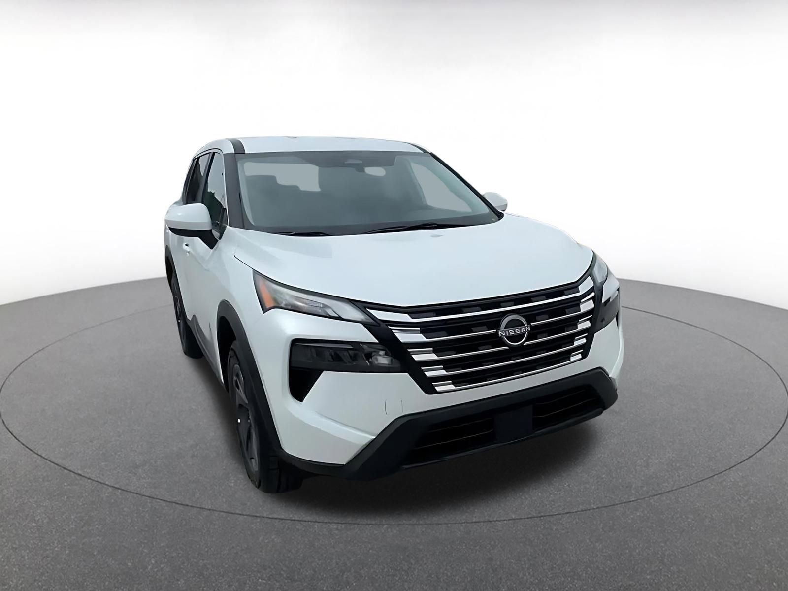 Used 2025 Nissan Rogue SV image 3