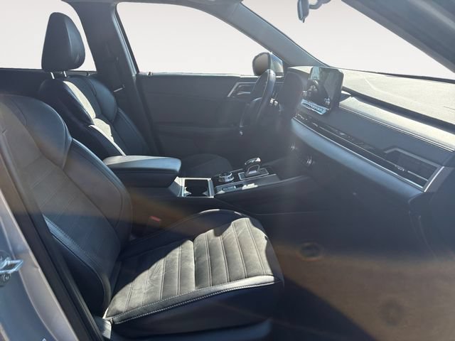 Used 2024 Mitsubishi Outlander SE AWD/4WD image 14