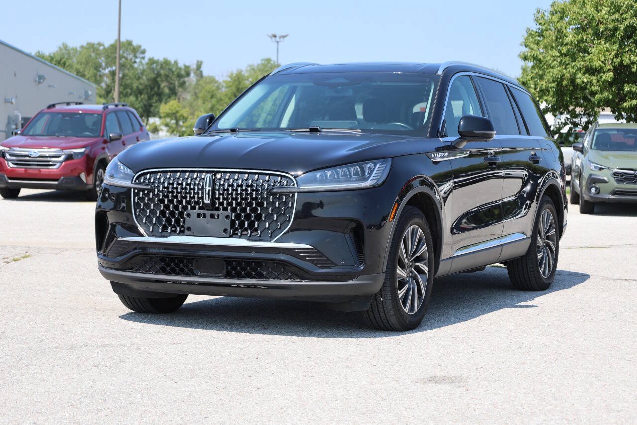 Used 2025 Lincoln Aviator AWD image 6