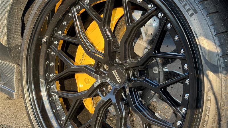 Used 2021 Lamborghini Urus AWD/4WD image 17