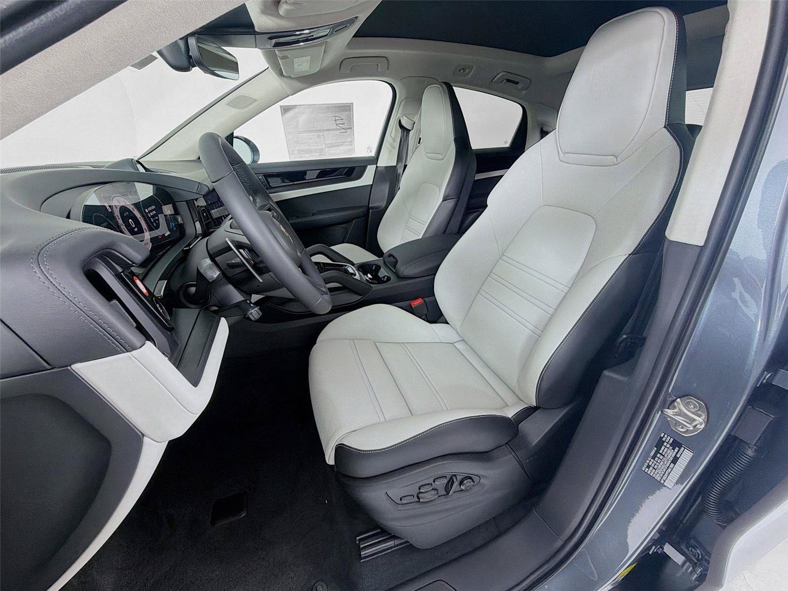 New 2026 Porsche Cayenne GTS AWD/4WD image 5