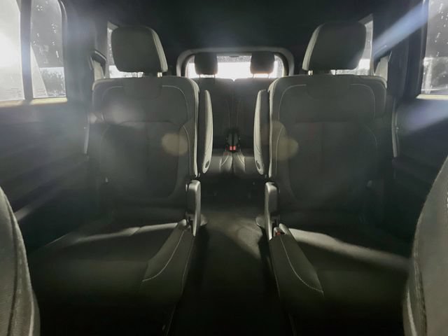 Used 2025 Jeep Grand Cherokee L Laredo RWD image 26