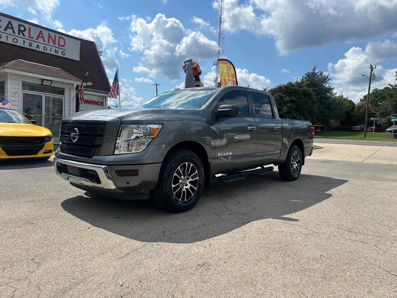 Used 2021 Nissan Titan SV w/ SV Convenience Package image 7