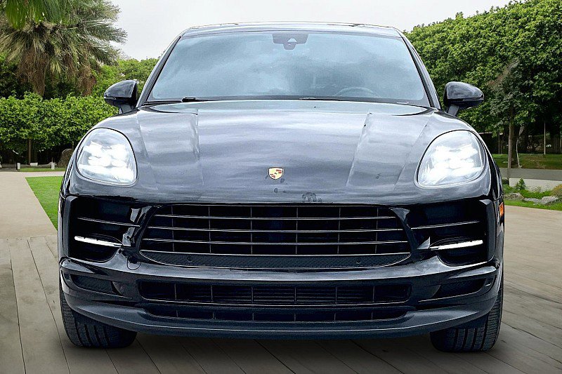 Used 2018 Porsche Macan AWD/4WD image 2