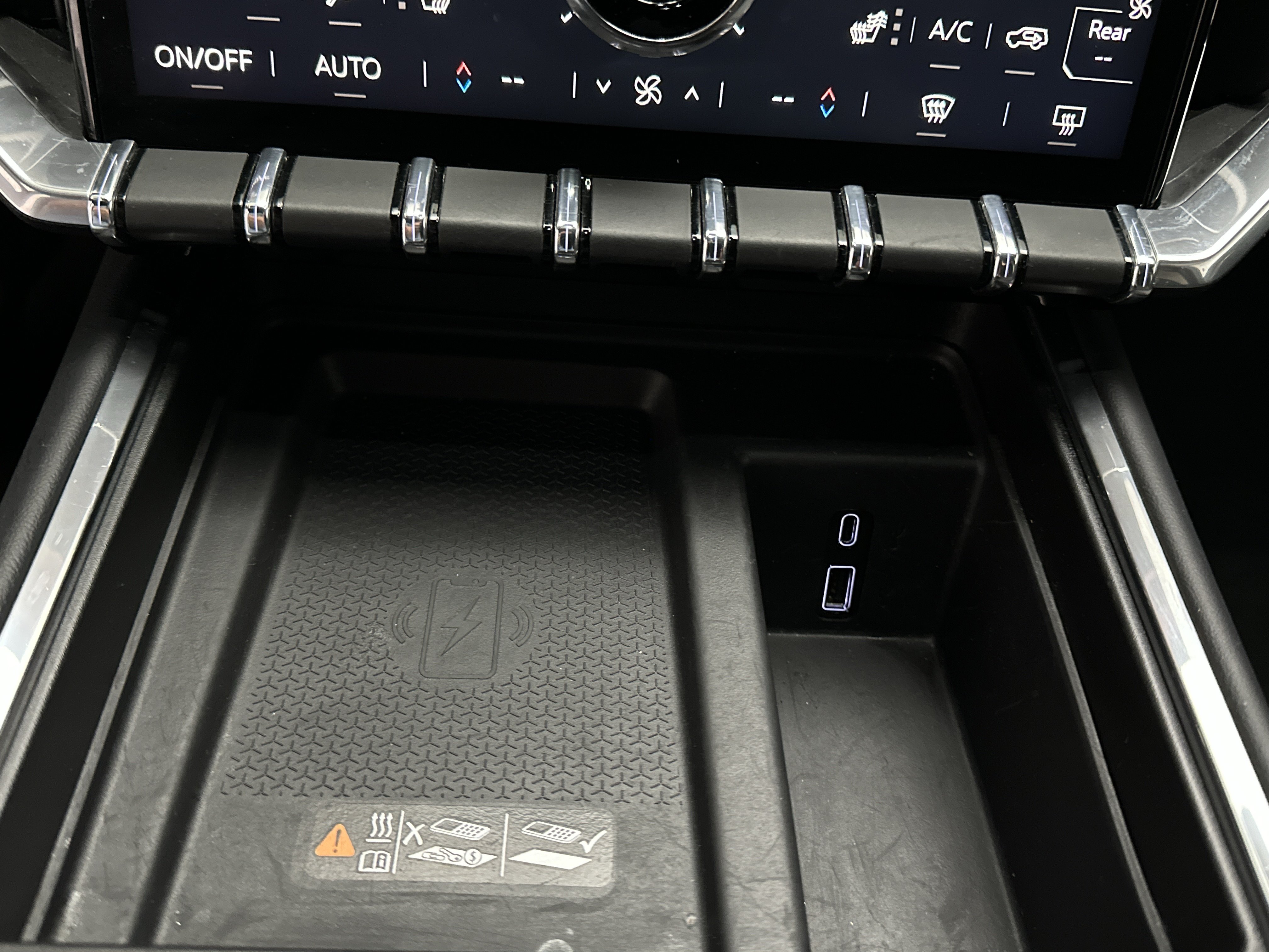 Used 2025 GMC Acadia Elevation FWD image 40