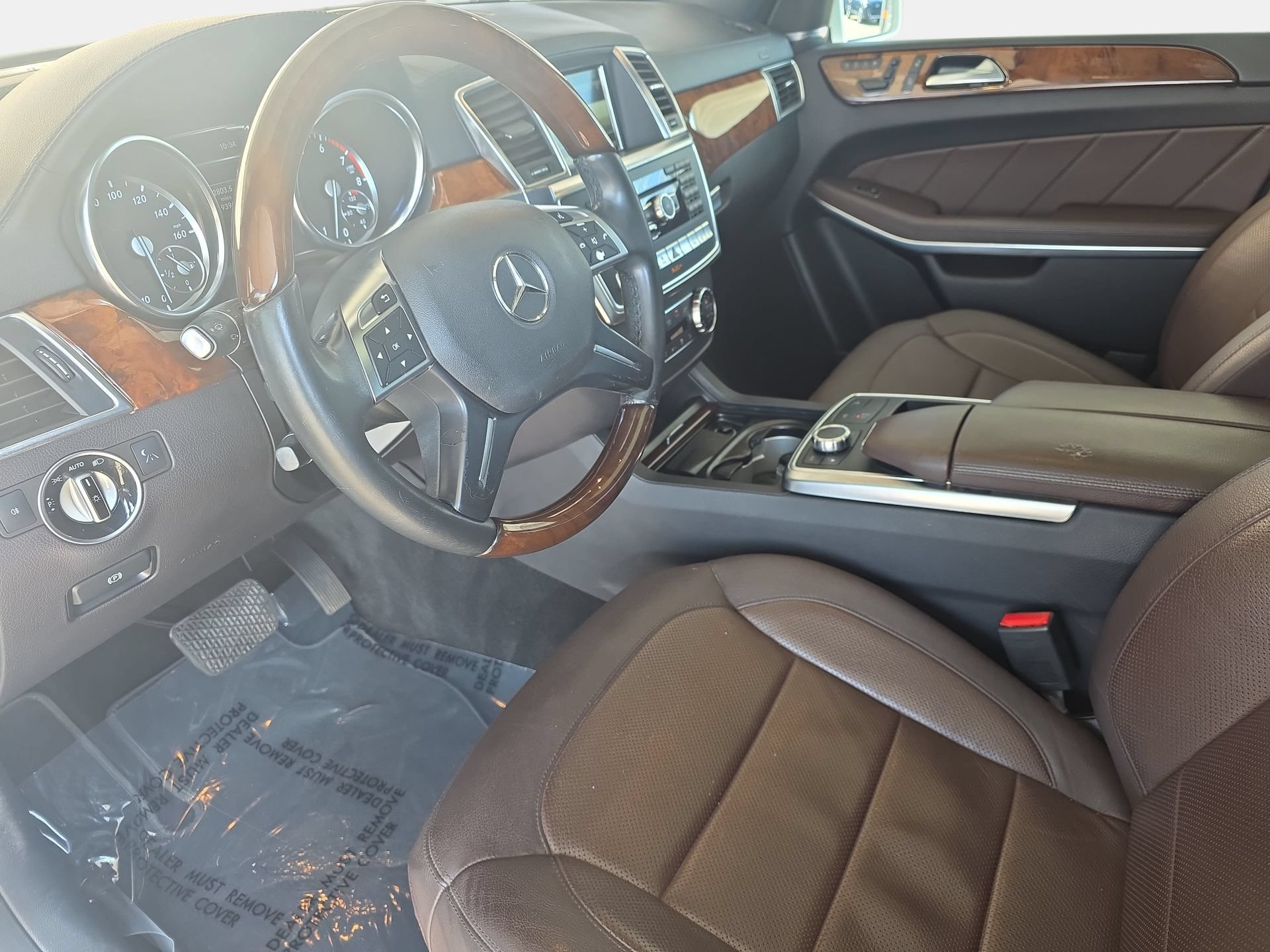 Used 2015 Mercedes-Benz GL 550 4MATIC image 16