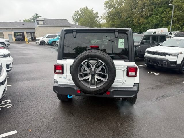 Used 2024 Jeep Wrangler Unlimited w/ Convenience Group AWD/4WD image 9