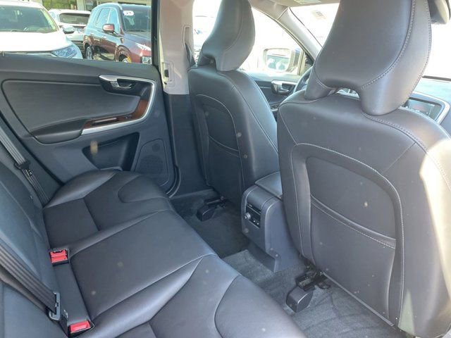 Used 2017 Volvo XC60 T5 Inscription w/ Preferred Option Package AWD/4WD image 12
