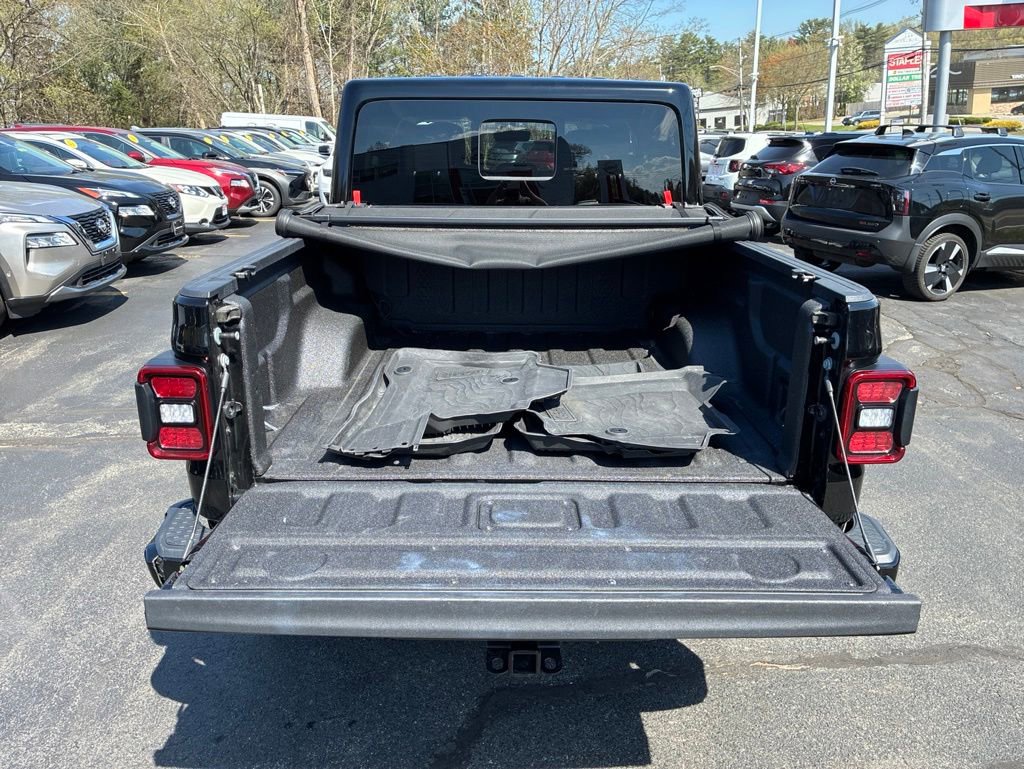 Used 2023 Jeep Gladiator Overland AWD/4WD image 13