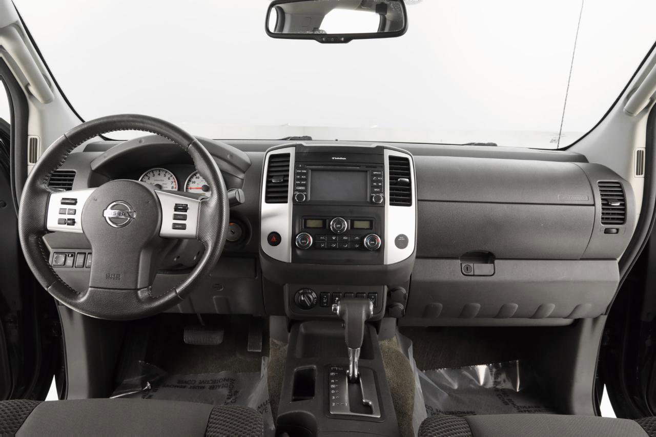 Used 2015 Nissan Frontier PRO-4X image 13