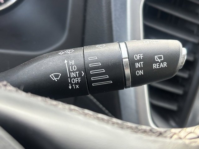 Used 2023 GMC Acadia SLT w/ Technology Package image 23