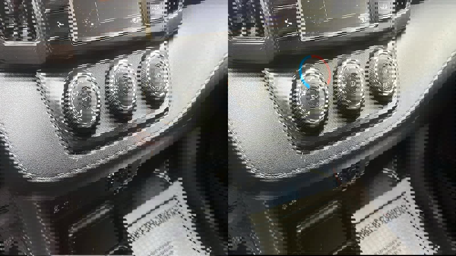 Used 2018 Toyota RAV4 LE image 18